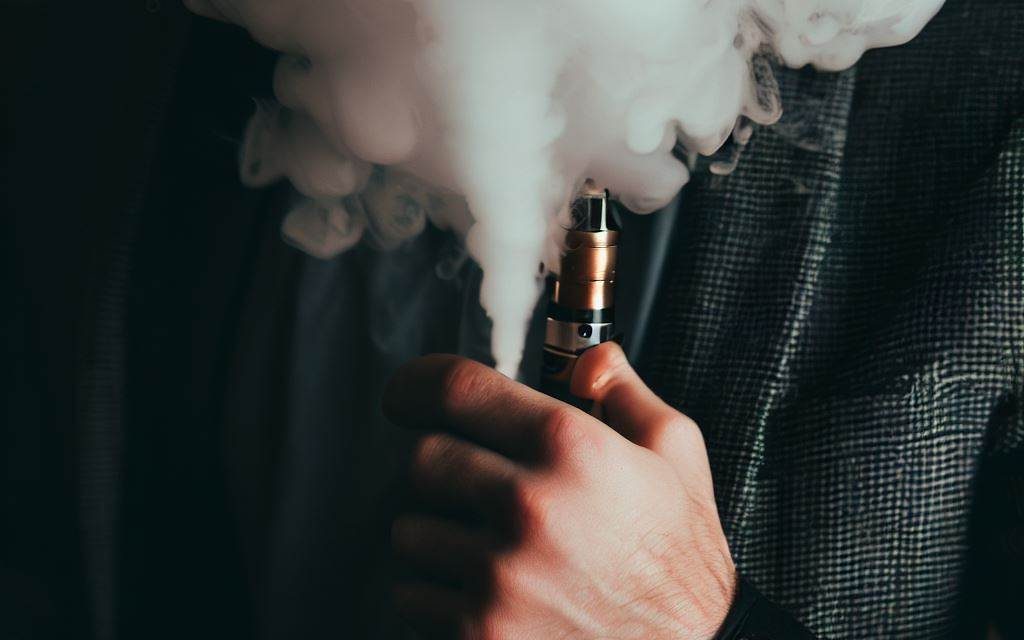 Vaping in Style: The Coolest Wristwatch and Vape Combos to Elevate Your Look